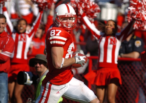 Nebraska's Nate Swift runs for a  53-yard touchdown reception against Baylor  in the second half of their NCAA college football game on Saturday Oct 25, 2008  in Lincoln, Neb.  Nebraska beat Bayor 32-20. (AP)